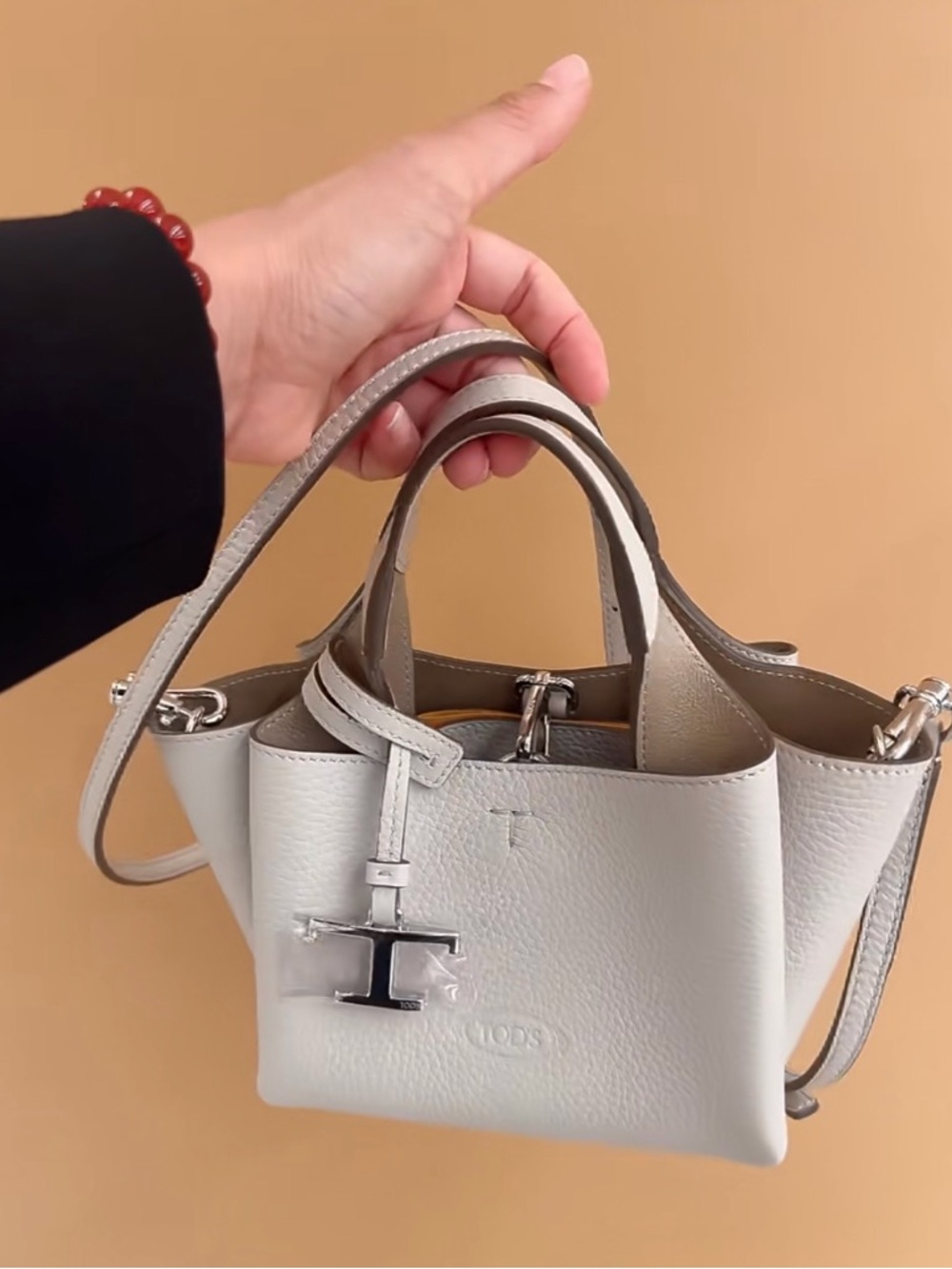 Tod’s micro crossbody bag with pebbled leather - Picture 2 of 5